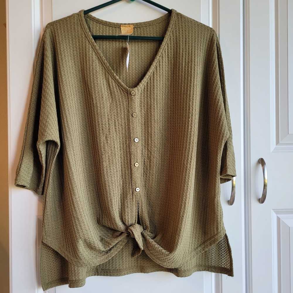Size small light green knot front shirt